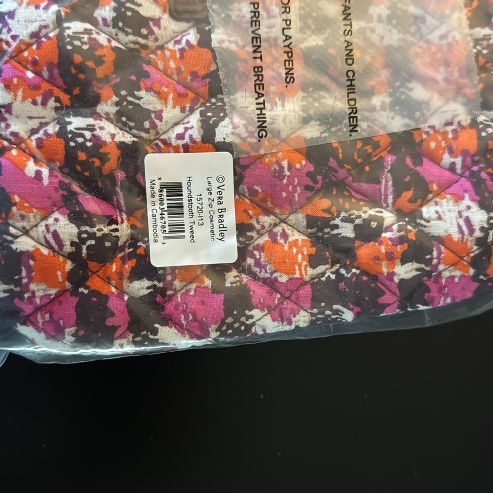 Vera Bradley large zip cosmetic. Plastic lined - Picture 2 of 5